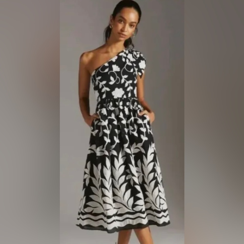 Anthropologie midi black and white floral dress with pockets